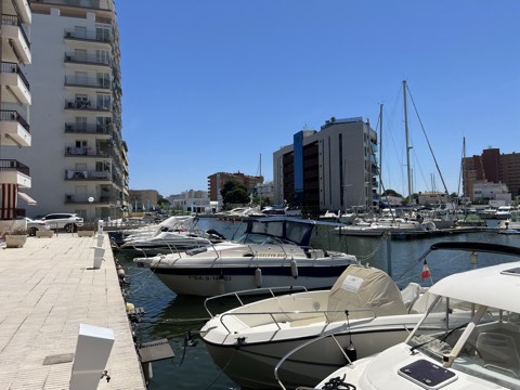 Uitzicht over de jachthaven
